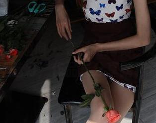 IESS异思趣向 – 名利姐揭秘：足模姐姐的灰丝魅力，作品集分享就等你来！