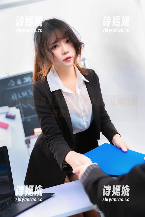 看看Leah梓未的堕落修女作品，让抑制的欲望放飞吧！