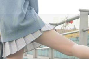 MSLASS梦丝女神 – 最新丝袜美腿欣赏：舒蕾在艺术空间的“腿艺”秀！