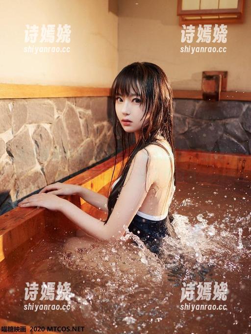 走进喵糖映画的绿意JK私房图包，感受一下‘我爱花草’的工作日常