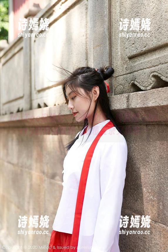 MiiTao蜜桃社 - 一组美图：绯月樱-Cherry的网袜时刻，感情复杂又纠结…