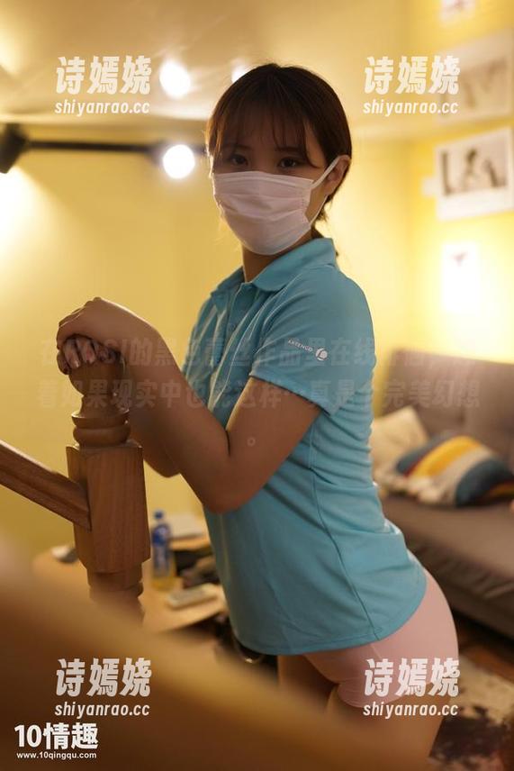 在ROSI的黑色蕾丝作品里在线徘徊，想着如果现实中也能这样…真是个完美幻想。