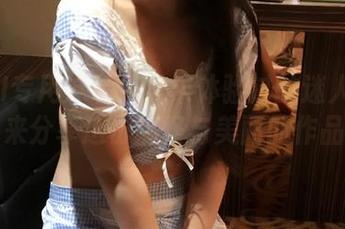 ROSI专用泳装：从未体验过的迷人姿态，快来分享这份搞怪与美丽的作品集！