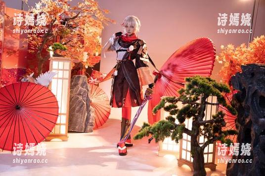 Seya狮砸与泳装的奇妙邂逅：私拍图包带你感受夏日气息！