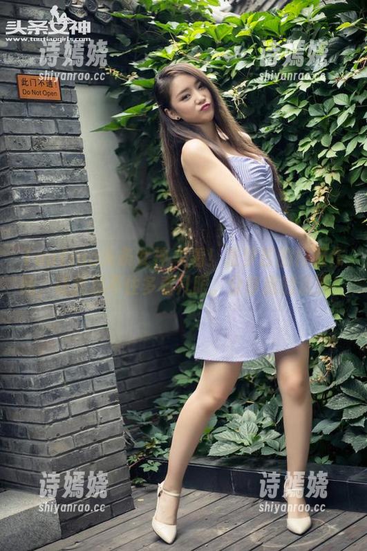 TouTiao头条女神 - 看！张梦艺的校服作品，让我忍不住多看几眼。分享我的迷惑！