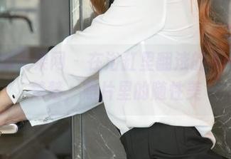 UGirls尤果网 – 在浴缸里翻滚的Angela楚楚，照片里的随性美