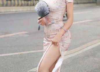 Xiuren秀人网 – 看！Manuela玛鲁娜的护士合集：每张图片都仿佛在说‘我会负责哦’！
