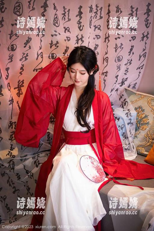 Xiuren秀人网 - Nancy小姿教室写真更新：围墙尽头的美，让我不禁侧目。