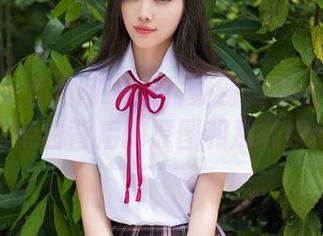 Xiuren秀人网 – 从豹纹到美学：伊丽莎有点白背后的原图和那些瞬间