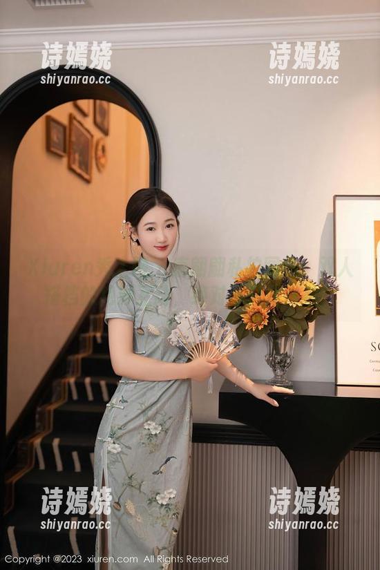 Xiuren秀人网 - 唐翩翩私拍图集：双人搭档的绝妙互动，绝对不只是摆拍！