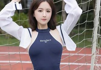 Xiuren秀人网 – 图册里的制服之旅：小小白思宜带你探索奇妙新世界！