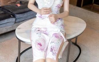 Xiuren秀人网 – 福利来袭，小逗逗的短裤让你不经意间嘴角上扬！