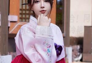 Xiuren秀人网 – 美脚控集合！网盘里就有雯大王susie给你留下的冷艳足迹，快下载！
