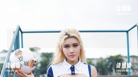 YouWu尤物馆 - 等着屏幕前的你，孟狐狸FoxYini的纯白写真来了！又白又仙！