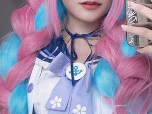 在天台上，roroki骷髅姬的高清写真集，今晚有点神秘感～