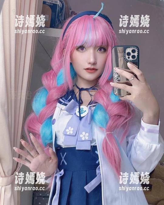 在天台上，roroki骷髅姬的高清写真集，今晚有点神秘感～