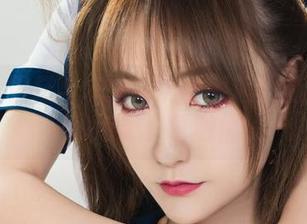 丽柜 – 雪糕与灰丝的美丽邂逅：精选套图一秒点燃夏日激情！