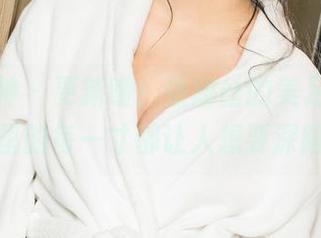 克拉女神 – 更新啦！依娜丝的美足，原图里的每一寸都让人想要深陷