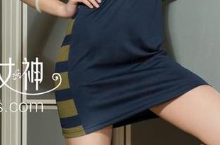 克拉女神 – 看颖儿这身制服，原图竟然能让人想多了…这是专业还是调皮？