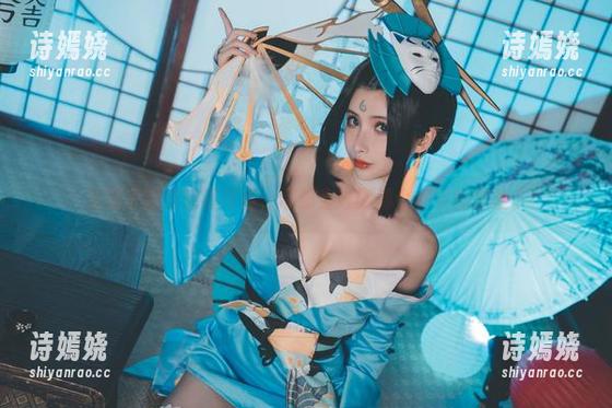 凉凉子定制和服写真，带你穿越到那个季节的梦里。