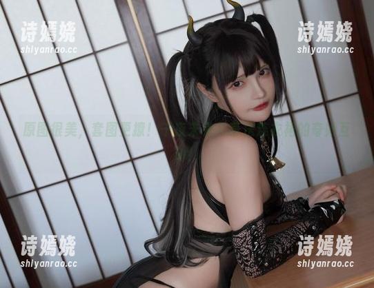 原图很美，套图更撩！千夜未来与蒂法连衣裙的奇妙互动！