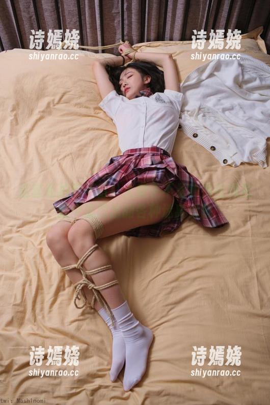 大梨子不是御姐 这套私拍真不错!大梨子不是御姐在凤礼服中流露出的各种迷离良酥