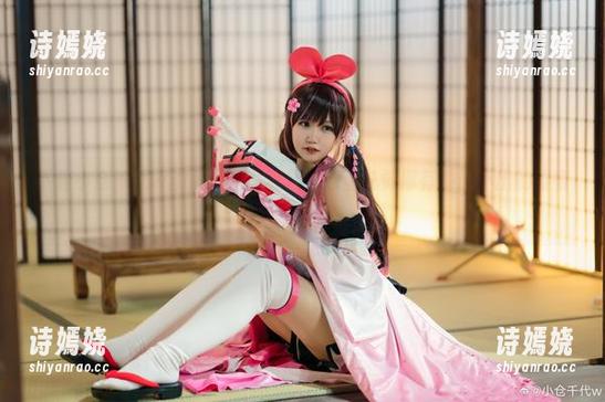 下载小仓千代w的裤里丝写真集，心里总觉得有种说不出的甜蜜呢！
