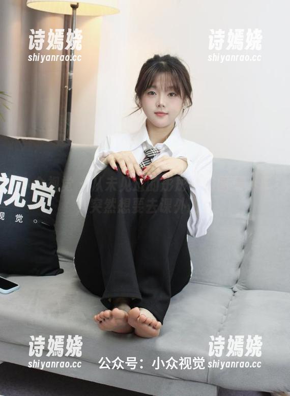 小众视觉 - 从未见过的彤彤学姐图集分享，突然想要去课外班！
