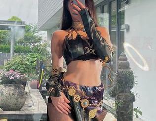 微密圈 – 日式和服里的小玉吃果冻，高清原图像是流淌的甘露，让人想要慢慢品味。