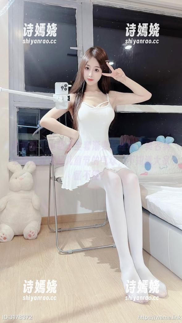 微密圈 - 小萌子全套渐变蓝丝袜，莫名其妙地让我想起儿童节的气球，不知道大家懂不懂？