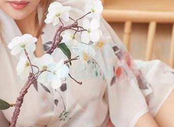 尤蜜荟 – YOYO优优的连衣裙：高清写真，轻盈得像微风掠过！