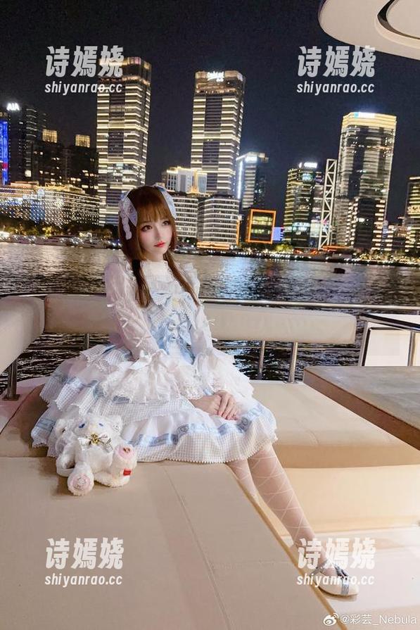 彩芸_Nebula的连体衣：作品一流，下载先来再说！