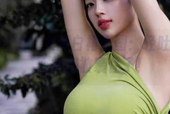 微密圈 – 徐珺大哥白裙原图：轻吐一口气，心神都被裹住了！