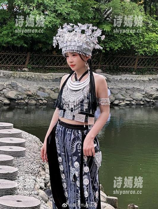 御子Yumiko 御子Yumiko今天的礼服美图系列,真是让我的心情像被太阳晒到一样,暖暖的!