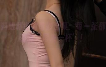 空姐抖娘利世的奇妙合集：每一张都令人想喊‘再来一杯’！