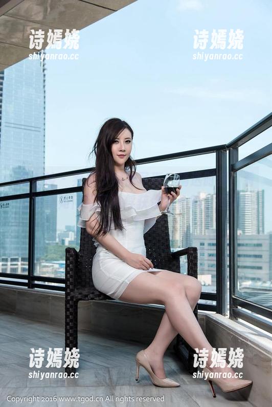 推女神 - 乔恩夕网袜写真：精选时刻，看看她是如何用网袜俘获你的心的，但你准备好了吗？