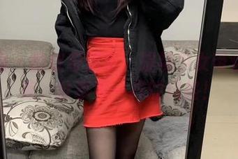 微密圈 – 豹纹奇遇记：提袜少女带你逛图库，分享不一样的风格！