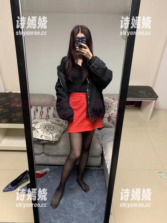 微密圈 - 豹纹奇遇记：提袜少女带你逛图库，分享不一样的风格！