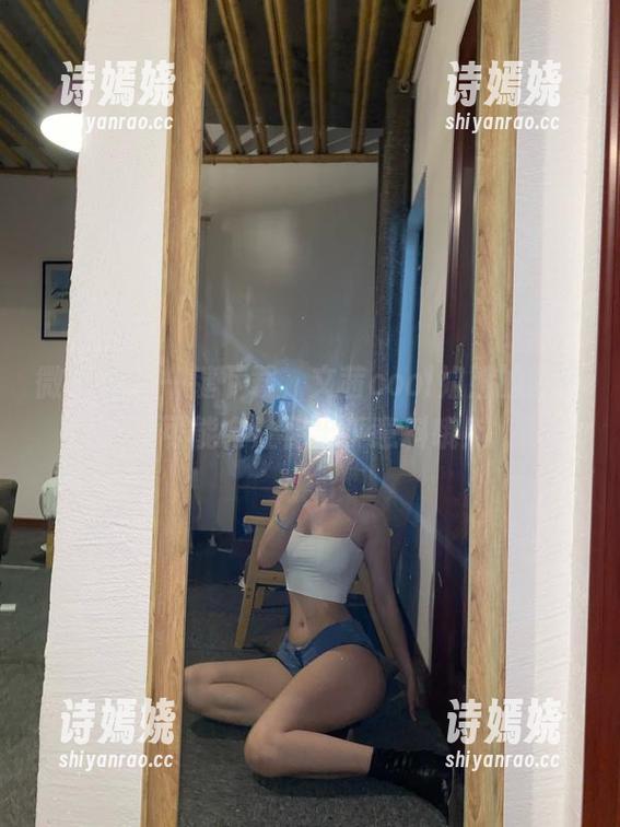 微密圈 - 一键下载，文茜cool姐姐的图包，可能会让你出乎意料哦！