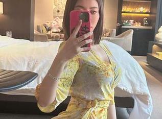 微密圈 – 果儿Victoria在酒店的黑丝探险全套：一边看图包一边头脑风暴！