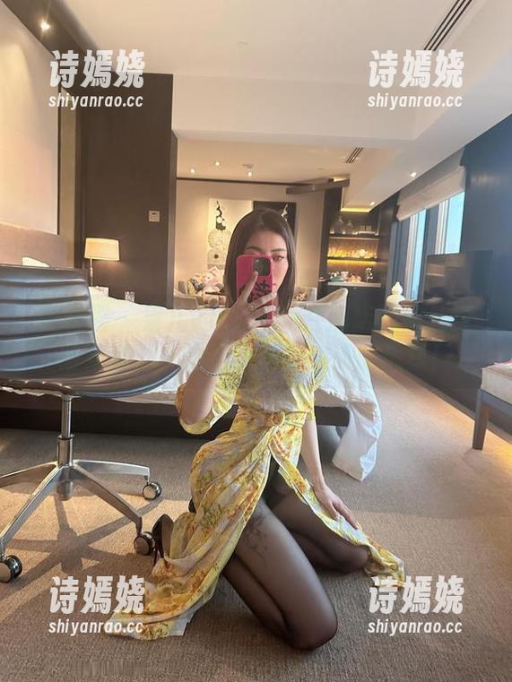 微密圈 - 果儿Victoria在酒店的黑丝探险全套：一边看图包一边头脑风暴！