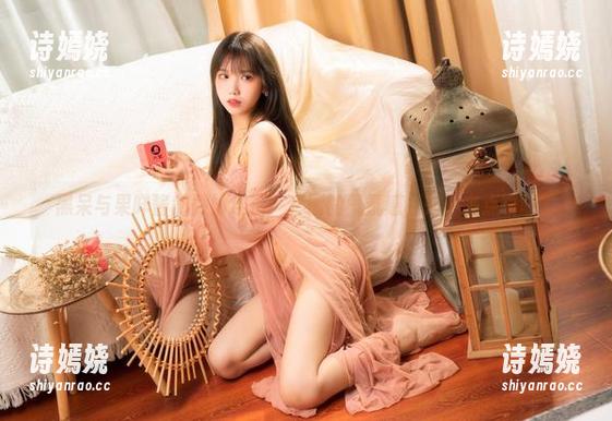 黑呆与果咩酱的微妙连接：套图的气氛感，来不来点暧昧？
