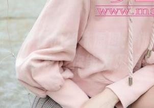 梦丝女神 – 宁夏的丝袜原图：优雅中藏着一点调皮，你能发现吗？