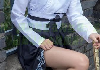 梦丝女神 – 琪琪的粉衣肉丝袜：这个写真图册让我心跳加速！