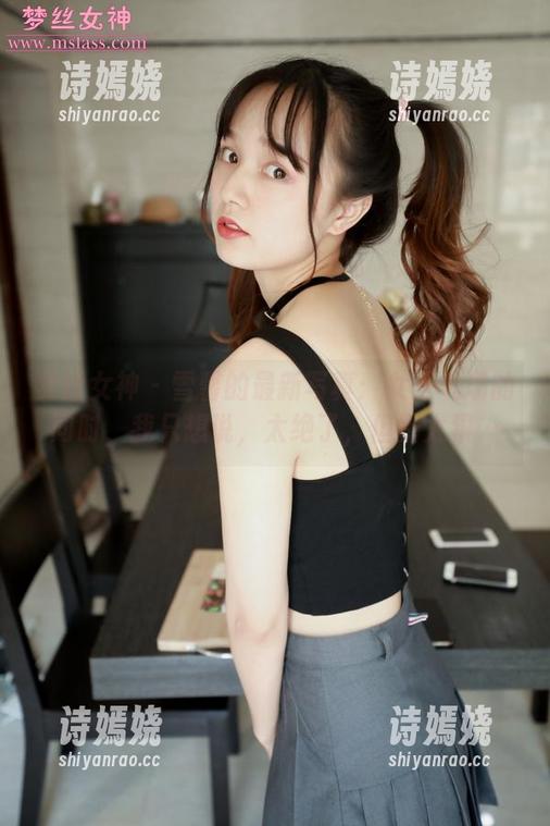 梦丝女神 - 雪馨的最新写真：女王气场的同时，我只想说，太绝了，但别太狠…