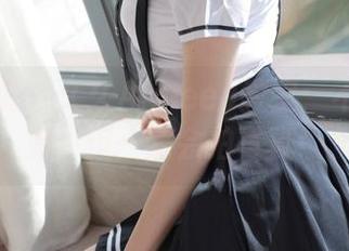 模范学院 – 久久Aimeea教室：不会写作业，但一定会拍写真！