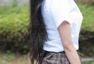 模范学院 – 作品中那一瞬间，白茹雪的黑丝让我有点想要停留，嗯……