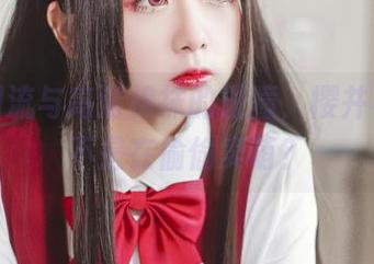 街头潮流与高清棉袜的碰撞，樱井小莜是不是在偷偷卖萌？
