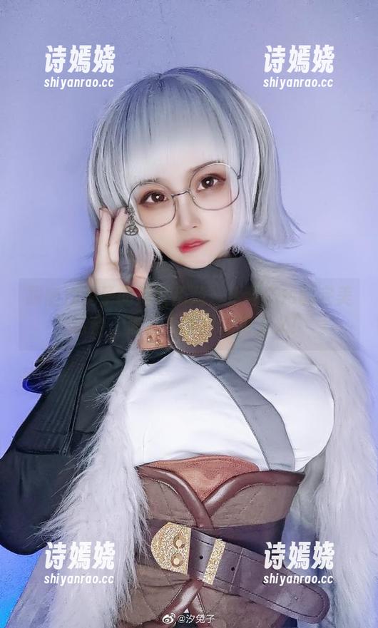 跟随汐兔子的浴缸历险：水与Cos的完美结合，简直是魔幻现实主义！