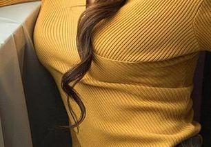 爱尤物 – 被这双棉袜吸引了！吴美溪最新的美图，带你走入温暖的梦境
